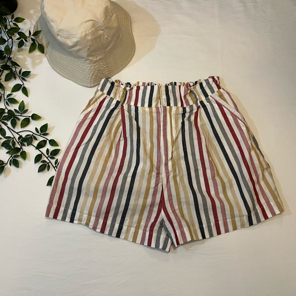Summer linen shorts